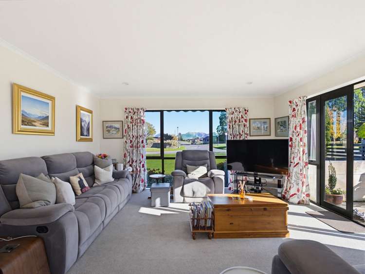 1 Grace Ireland Drive_1