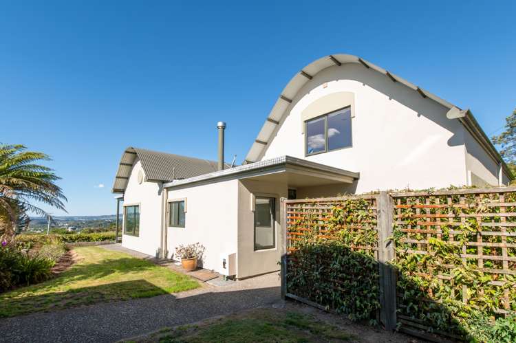 8 Mokoia Drive Tihiotonga_2