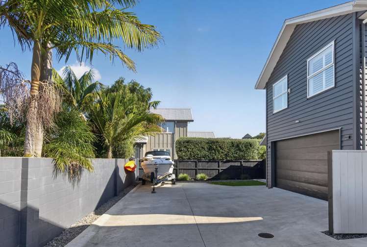 8C Jern Place Eastern Beach_39