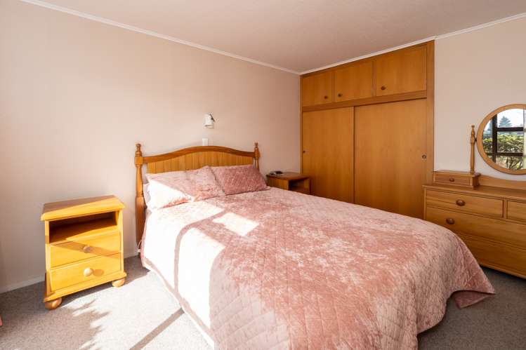 20 Pages Road Allenton_12