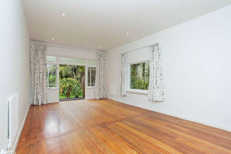 878 West Coast Road Waiatarua_11