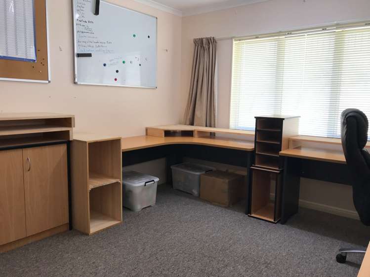 14 Te Puia Drive Aotea_10