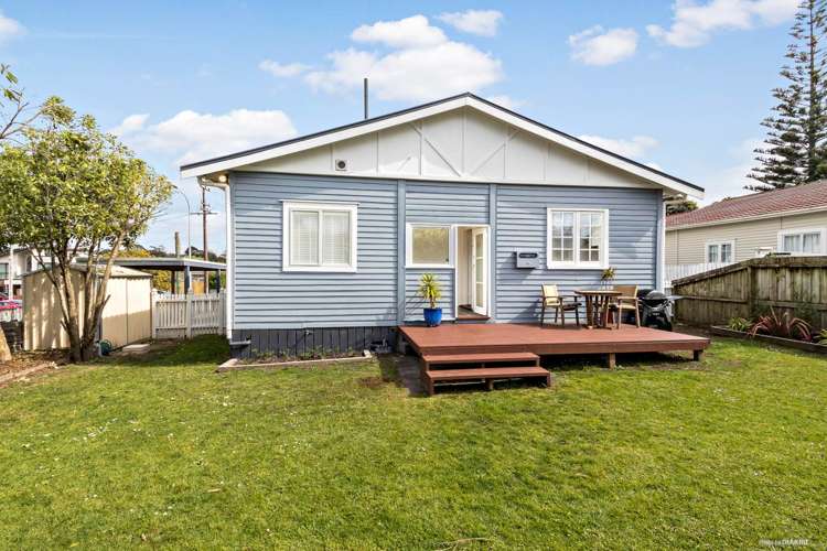 57 Brandon Road Glen Eden_11