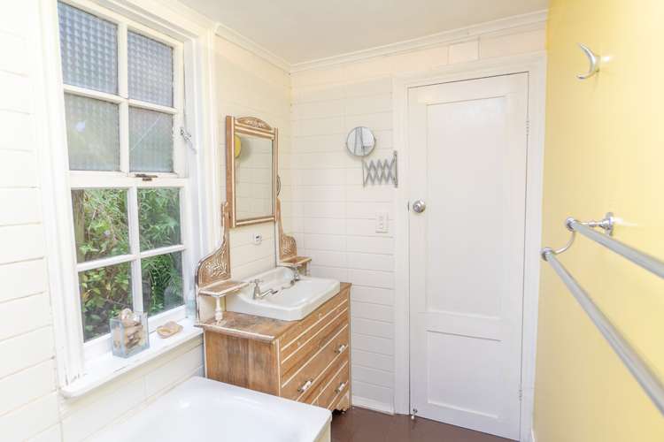 24 Cunningham Terrace Lyttelton_16