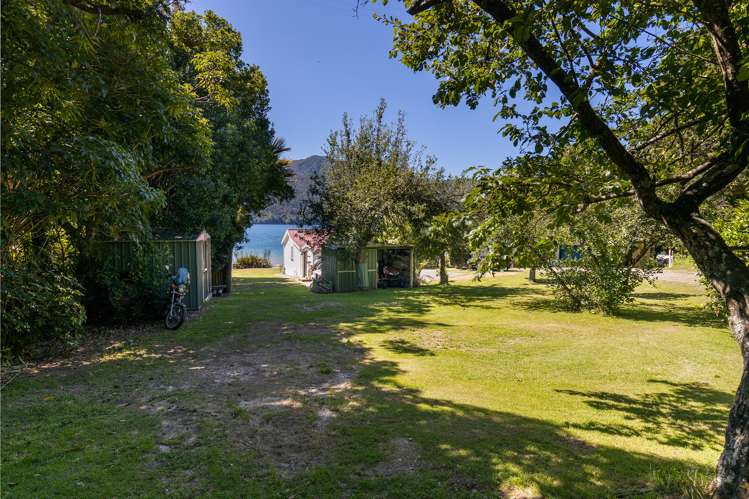 2121 Queen Charlotte Drive Anakiwa and Surrounds_15