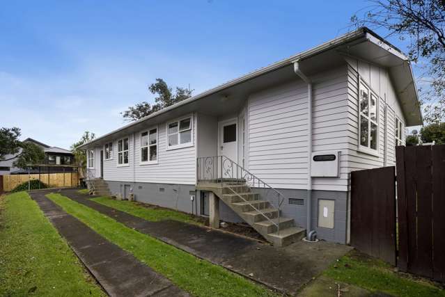 Sunny 2-Bedroom Unit with Outdoor Living