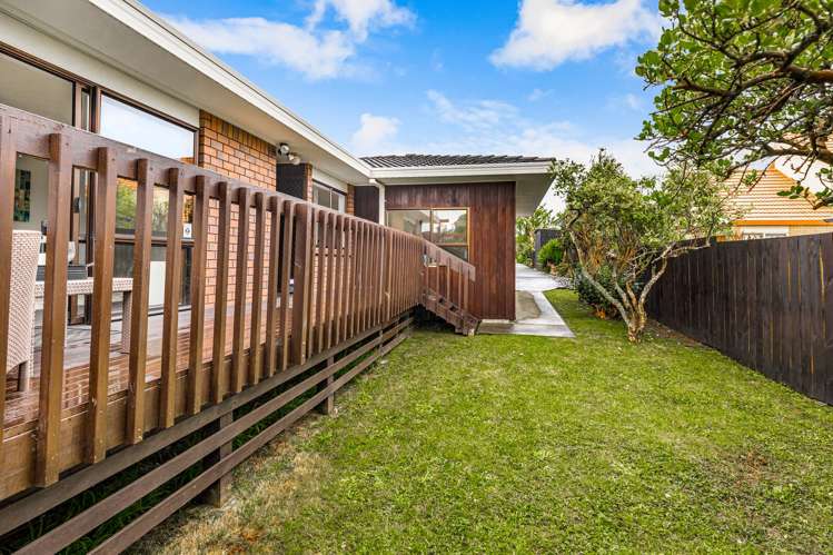 1/2 Kokiri Street, Te Atatu South_21