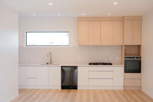 Modern New Build Townhouse in Mount Albert