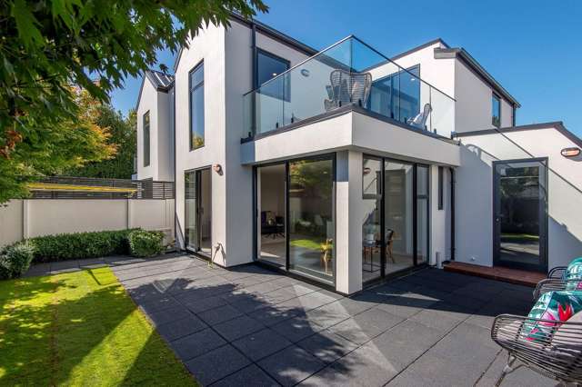 Sunny, Central and Sure to be Snapped Up Fast!