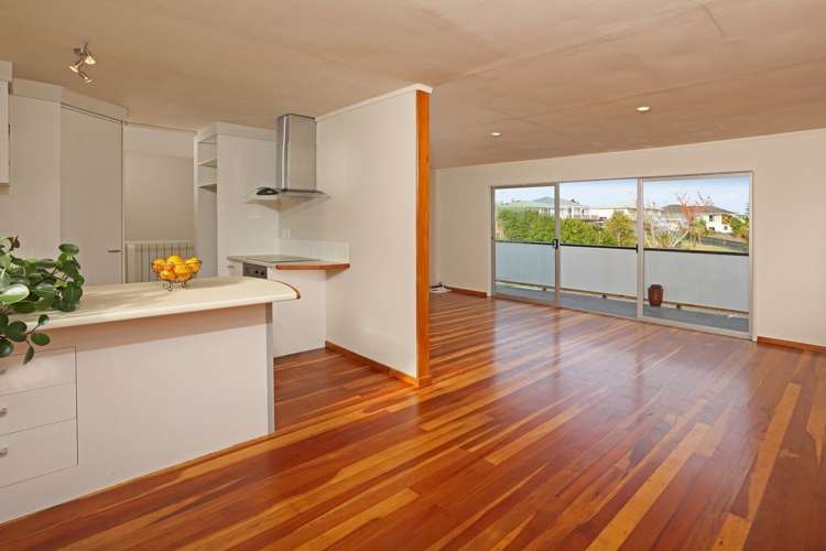 23 Castaing Crescent Te Atatu South_0