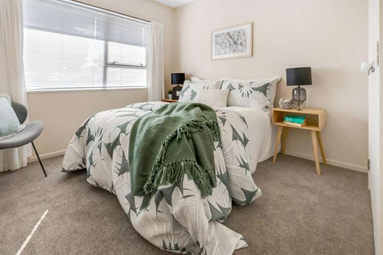 2/5 Askew Place Farm Cove_8