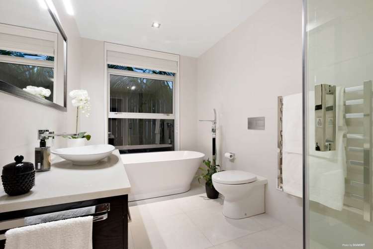 54 Pine Harbour Parade Beachlands_15