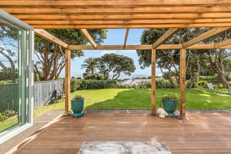 137 Wellington Road Paekakariki_1