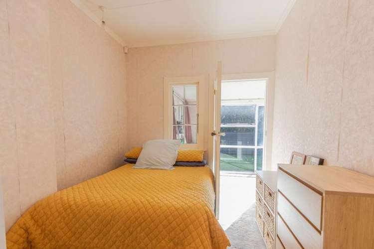 2a Riverbank Road_13