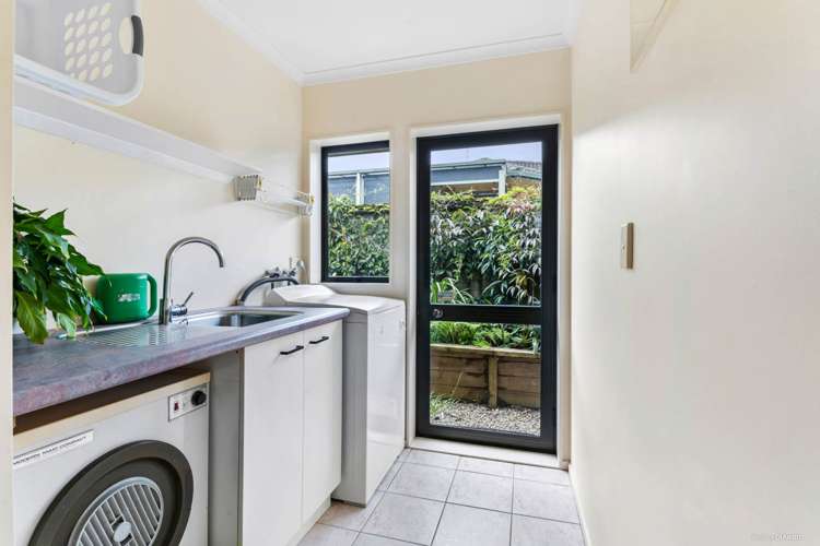 308 Hill Road The Gardens_16