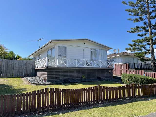 16 Reelick Avenue Pakuranga Heights_1