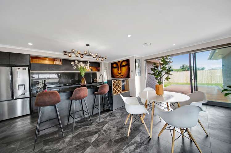 33 Honeyfield Drive Whalers Gate_4