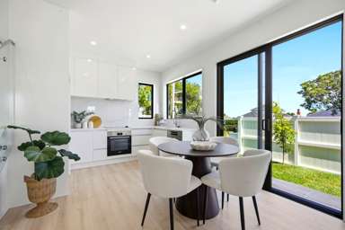 1/2 Coronation Street_2