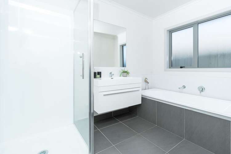 87 Barrington Drive Huntington_13