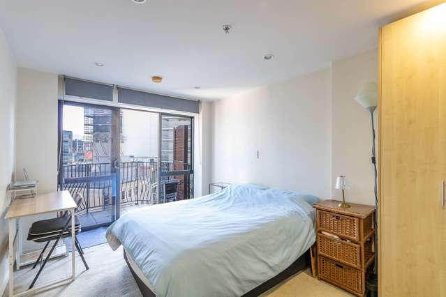 10J/23 Emily Place City Centre_2