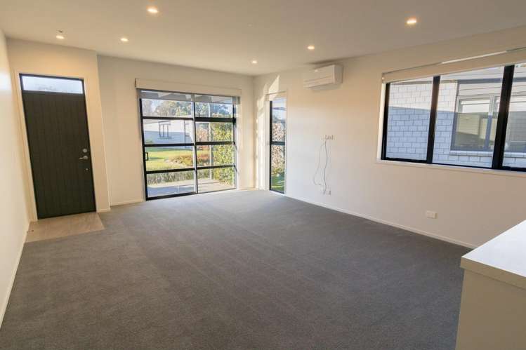14 Manuka Place 11373_1