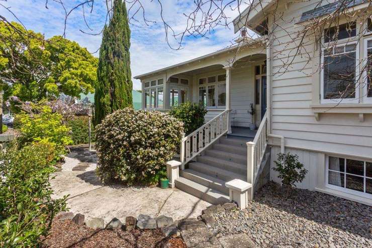 Designed by renowned modernist architect Albert N Goldwater, this three-bedroom home on Flagstaff Terrace, in Devonport, Auckland, sold at auction for $2.65 million. Photo / Supplied