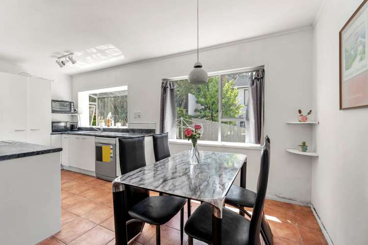 2/30 King Richard Place Browns Bay_5