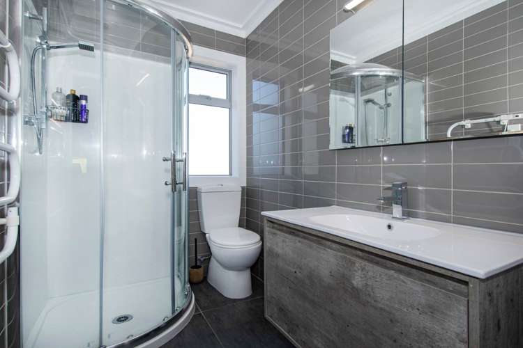 4 Vale Road Riverside_11