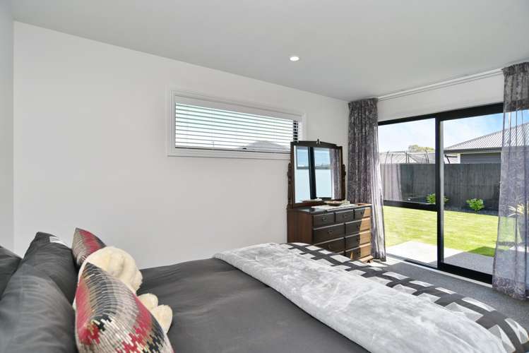 16 McQuillan Avenue Woodend_21