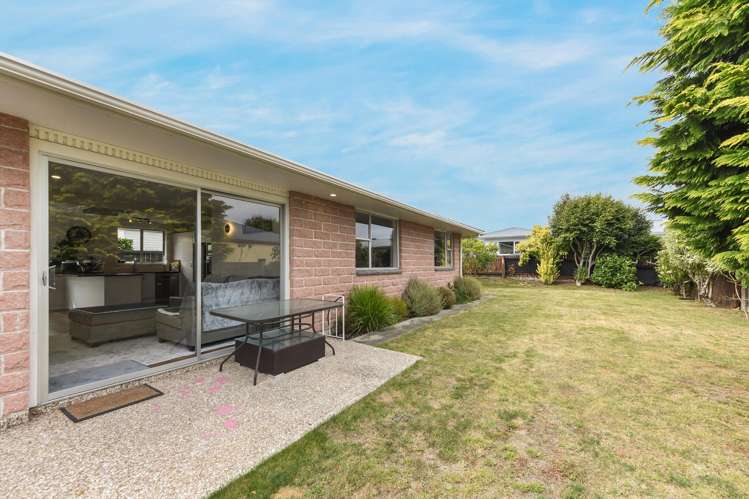 2/4a Arapiki Road Stoke_0