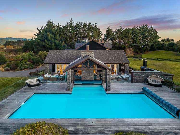 2 Otaihanga Road Paraparaumu Beach_1