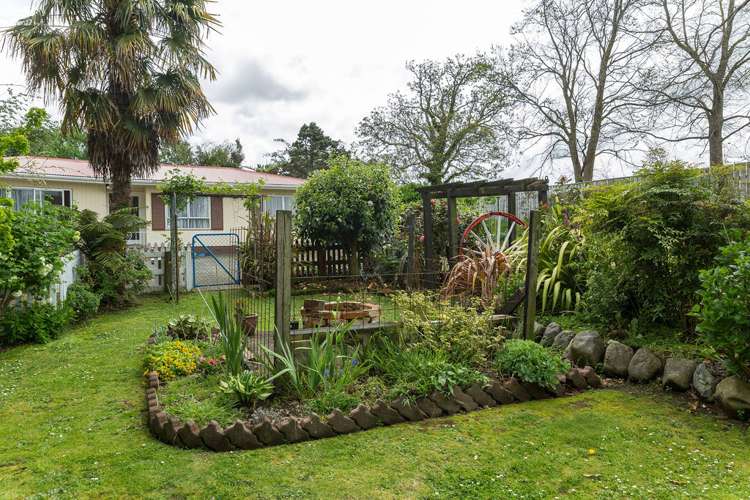 8 Hartgill Crescent Dannevirke_16