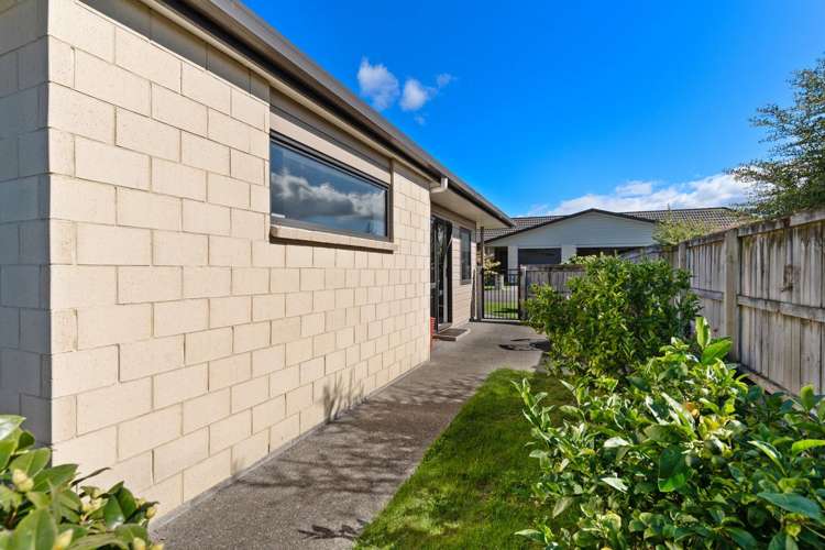 54 Ashmore Park Carterton_17
