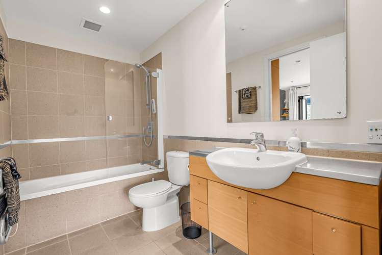 2G/20 Pakenham St East City Centre_12