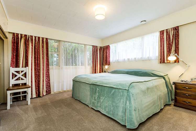 14 Castlewood Road Company Bay_14