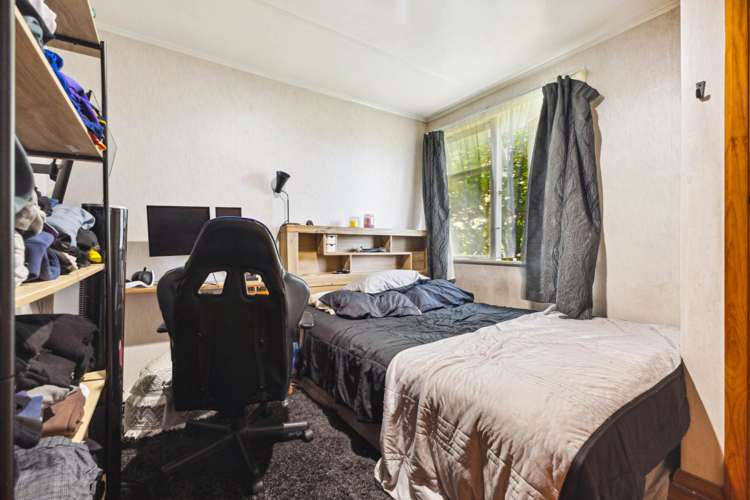 17 Alexander Crescent Otara_15