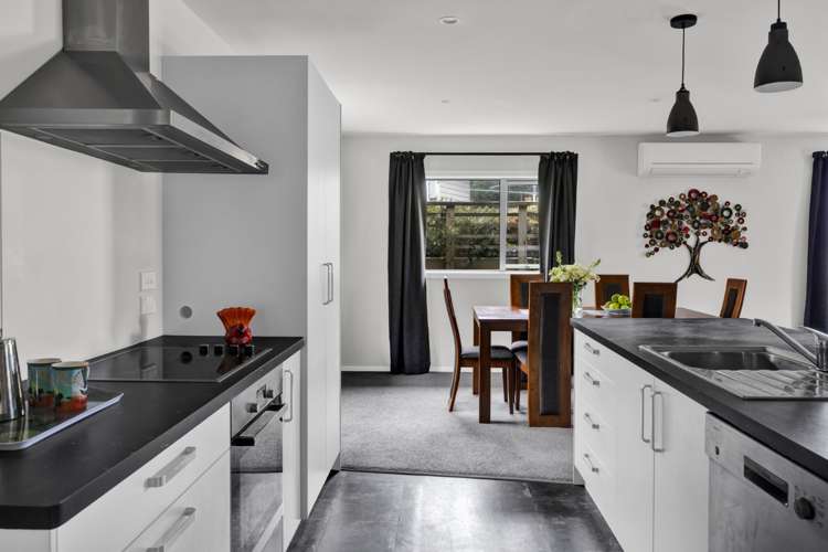 102 Seaview Road Westown_6