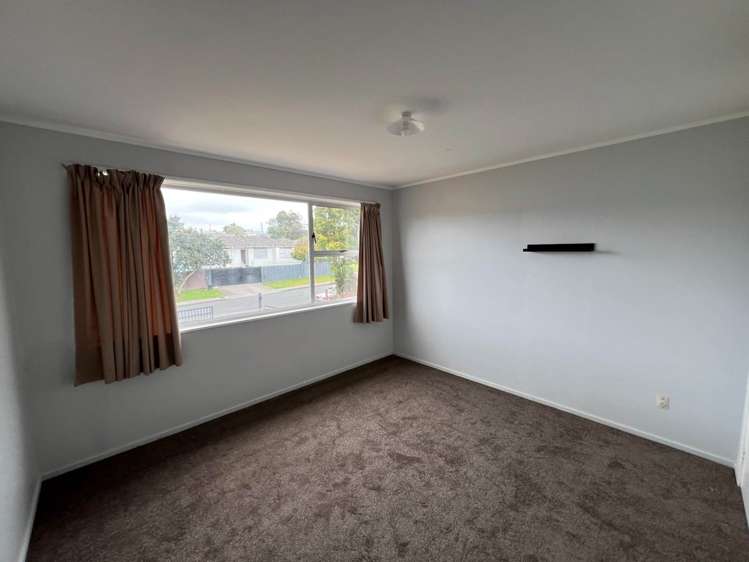 38 Thornlow Street Glendene_7