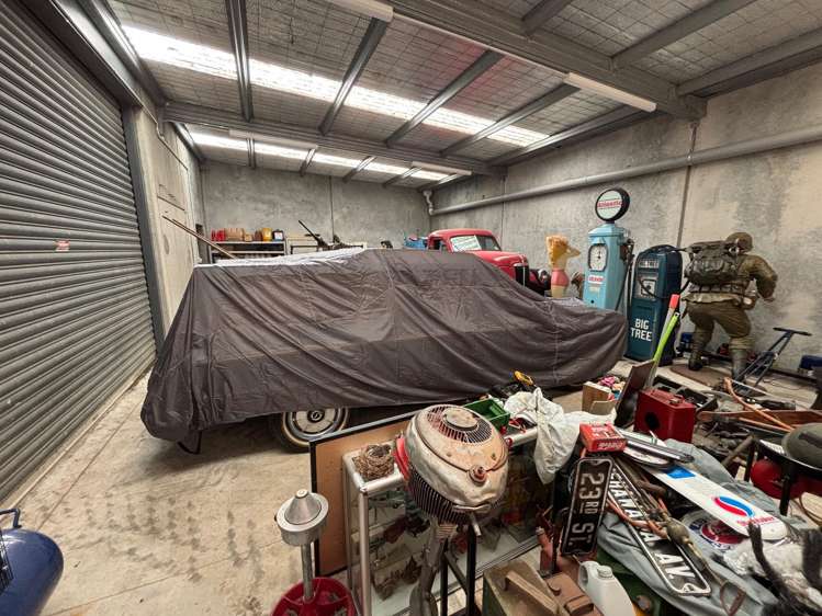 8 and 10 Riverbank Road Otaki Beach_5