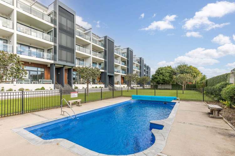 60/8 Thompson Park Road Mt Wellington_11