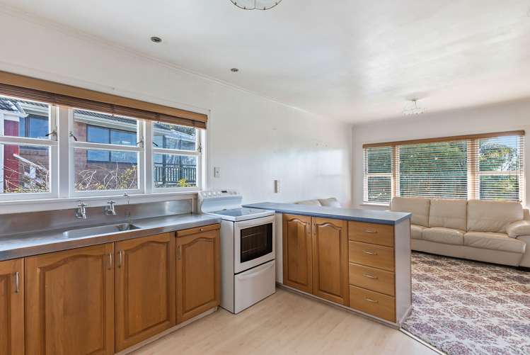 12 Wakeling Avenue Te Atatu South_2