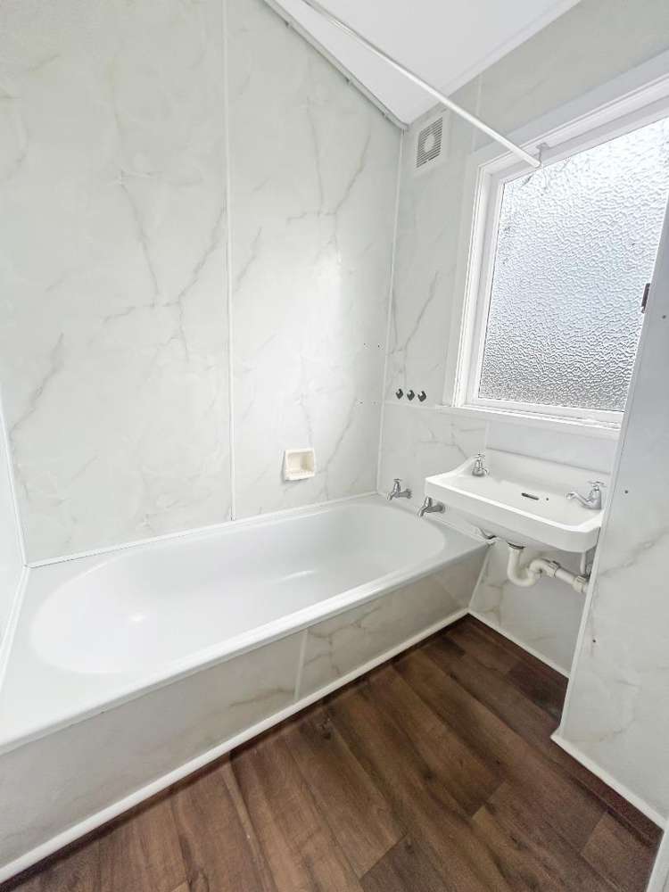 26 Devon Crescent 10985_6