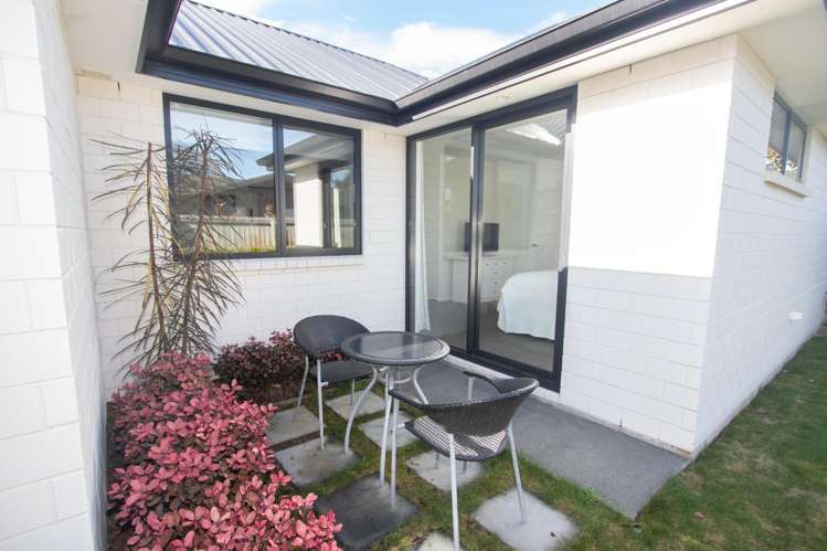 71 Racecourse Road Allenton_16
