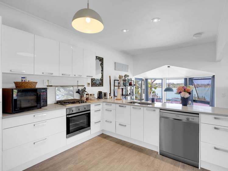 6 Mara Kai Lane Raglan_16