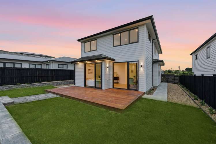 142 Ninth View Avenue Beachlands_38