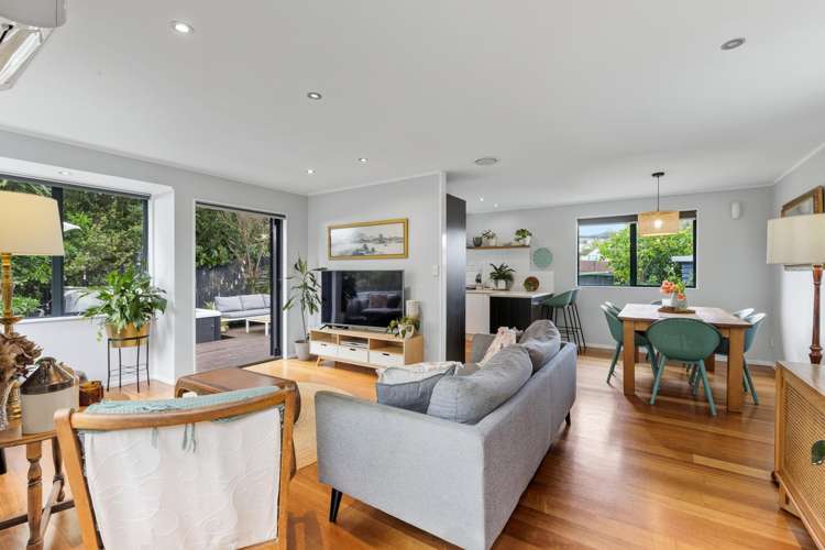 11 Donald Street Stanmore Bay_7