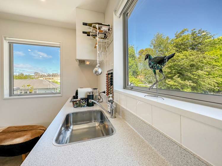 6/31 Clissold Street Merivale_5
