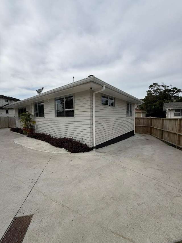 64 Henwood Road Mangere East_1