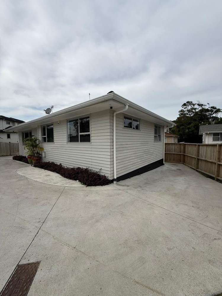 64 Henwood Road Mangere East_1