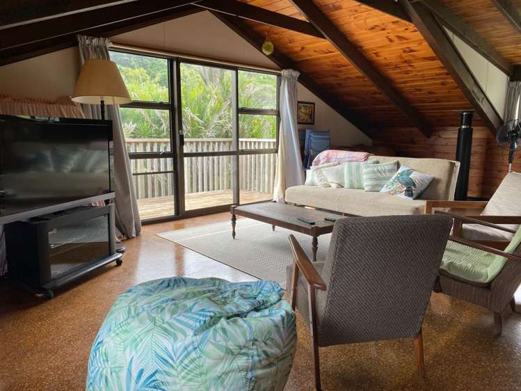 126 Garden Road Piha_6